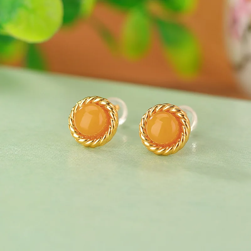

S925 Sterling Gold-Plated Amber Elegant Geometric Twisted Round Stud Versatile Silver Earrings