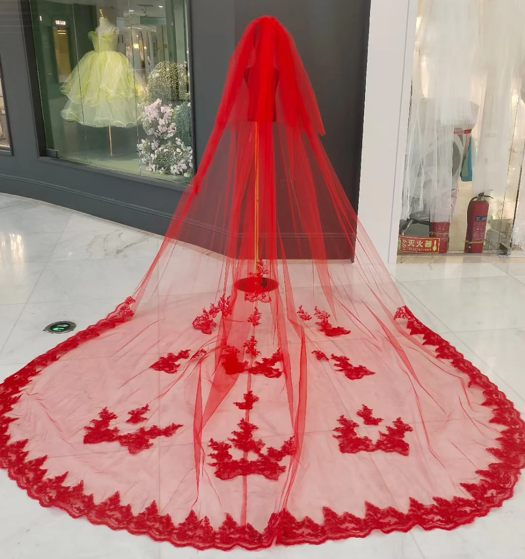 

Two-Layer Red Lace Wedding Veil Romantic Veil Cathedral Bridal Veil Wedding Accessories