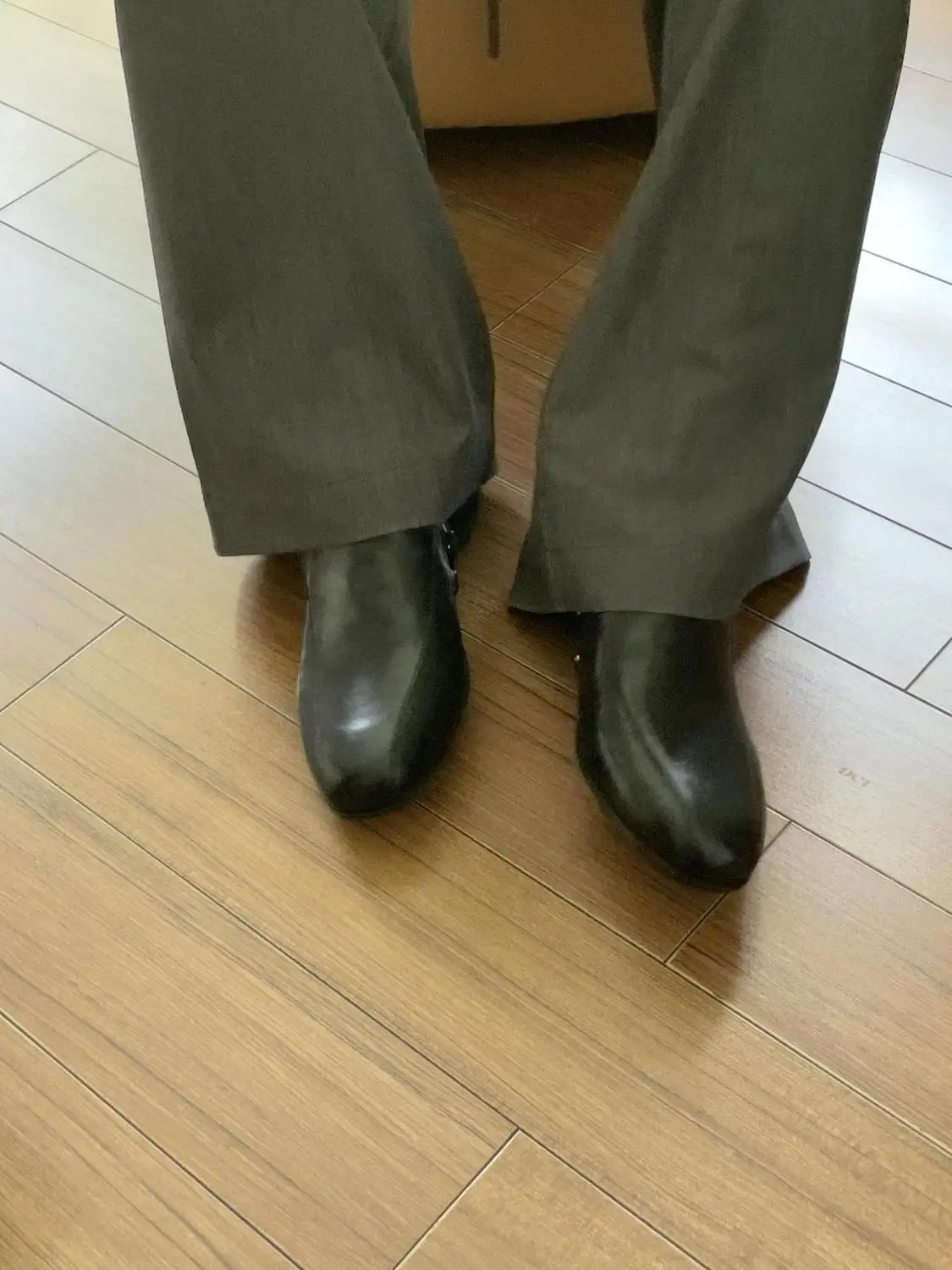 zapatos-de-cuero-negros-casuales-de-una-pieza-para-hombre-mocasines-modernos-para-viajar-al-trabajo-de-punta-redonda-y-taco