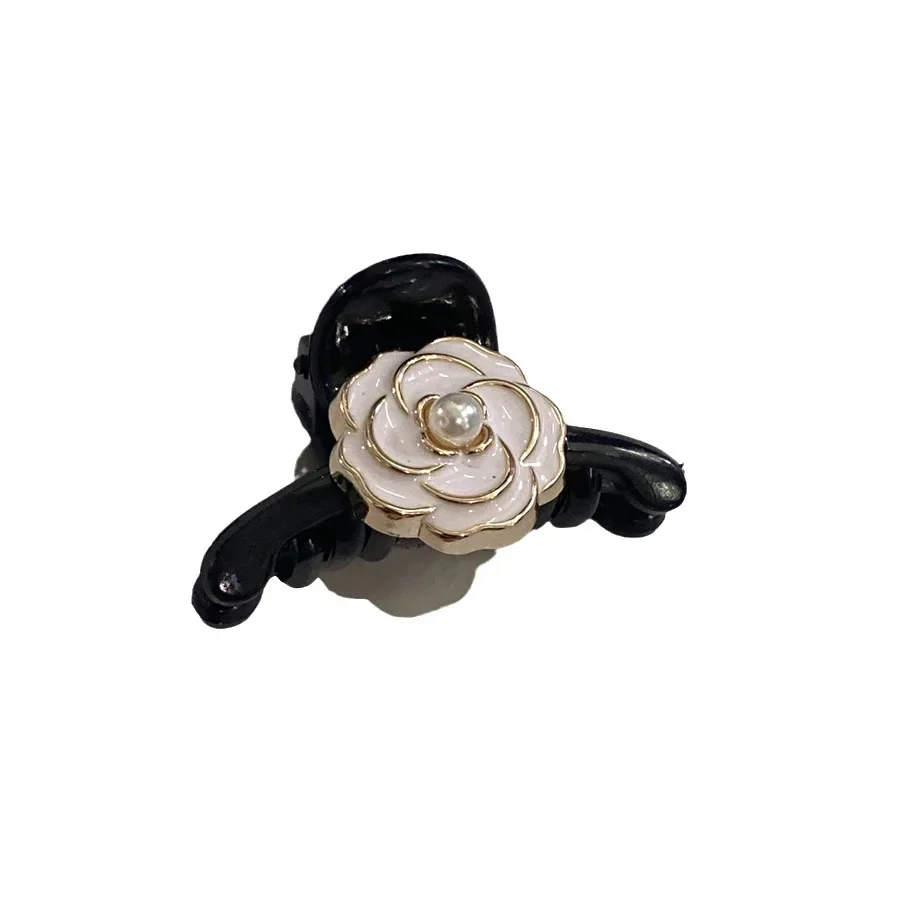 Retro Pearl Camellia Flower Hair Claw Mini Cute Hair Clips Barrettes Shark Clip Headwear Korean Hair Accessories for Women