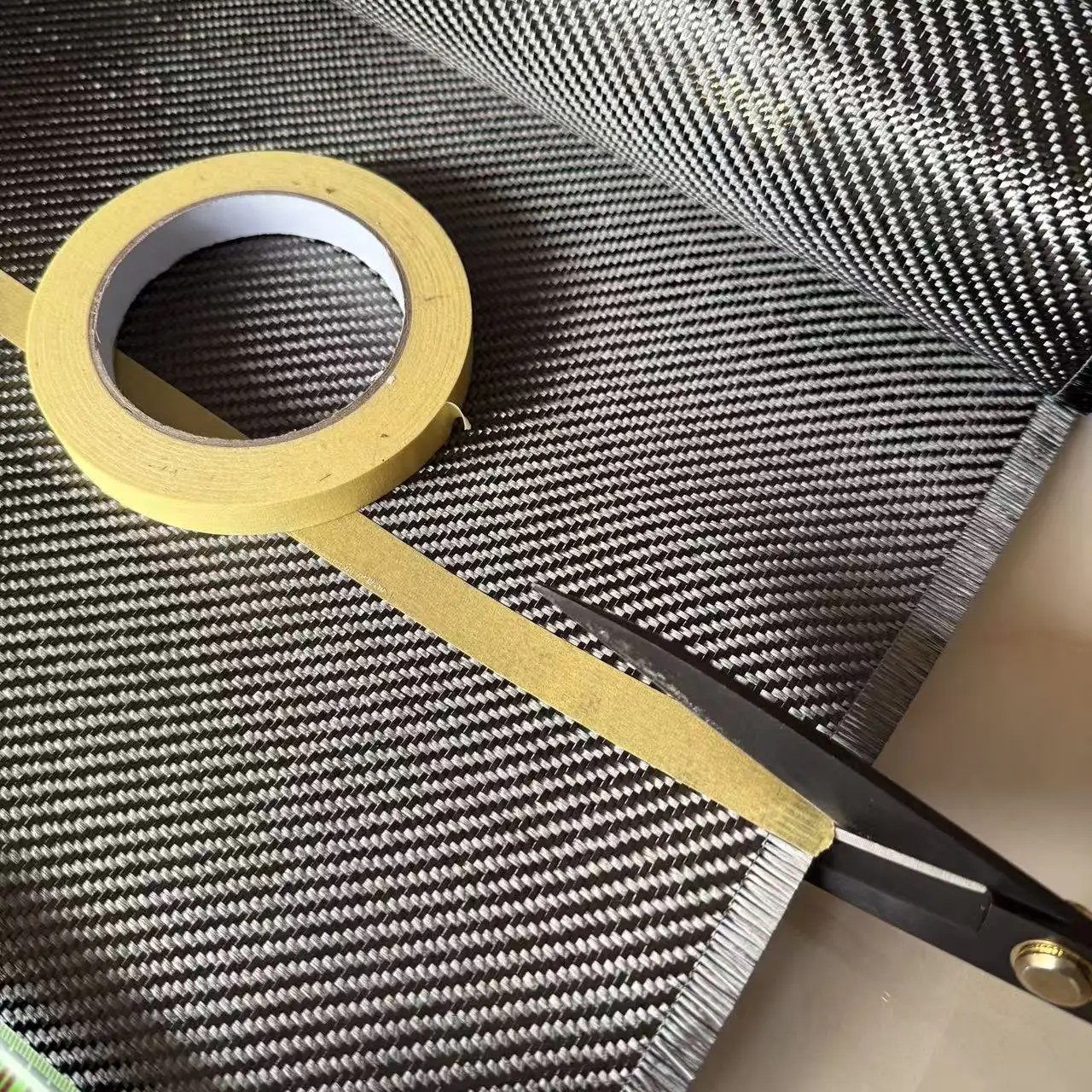 [Qualität A+] 3K 240gsm Echtes Kohlefasergewebe, Kohlefaserstoff 2x2 Twill, 40'/100cm Breite, Geeignet für Fahrräder, Motorräder, Autos, Angelruten – Detail 6