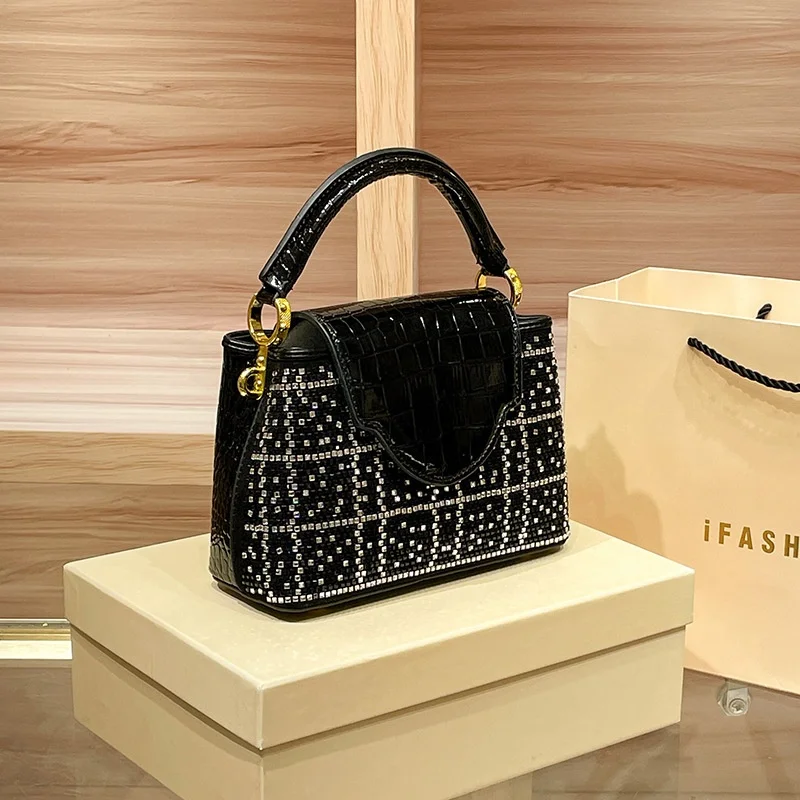 New Alligator Pattern Women's Handbags Luxury High Texture Leather Diamond Inlay Banquet Bag V Letter Shoulder Bags Commuter Bag