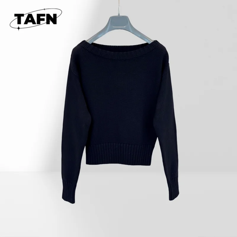 

Classic V-Neck Sweater for Women, Soft Wool Blend for Warmth and Comfort Luxuriously Comfortable for Fall & Winter AH2126