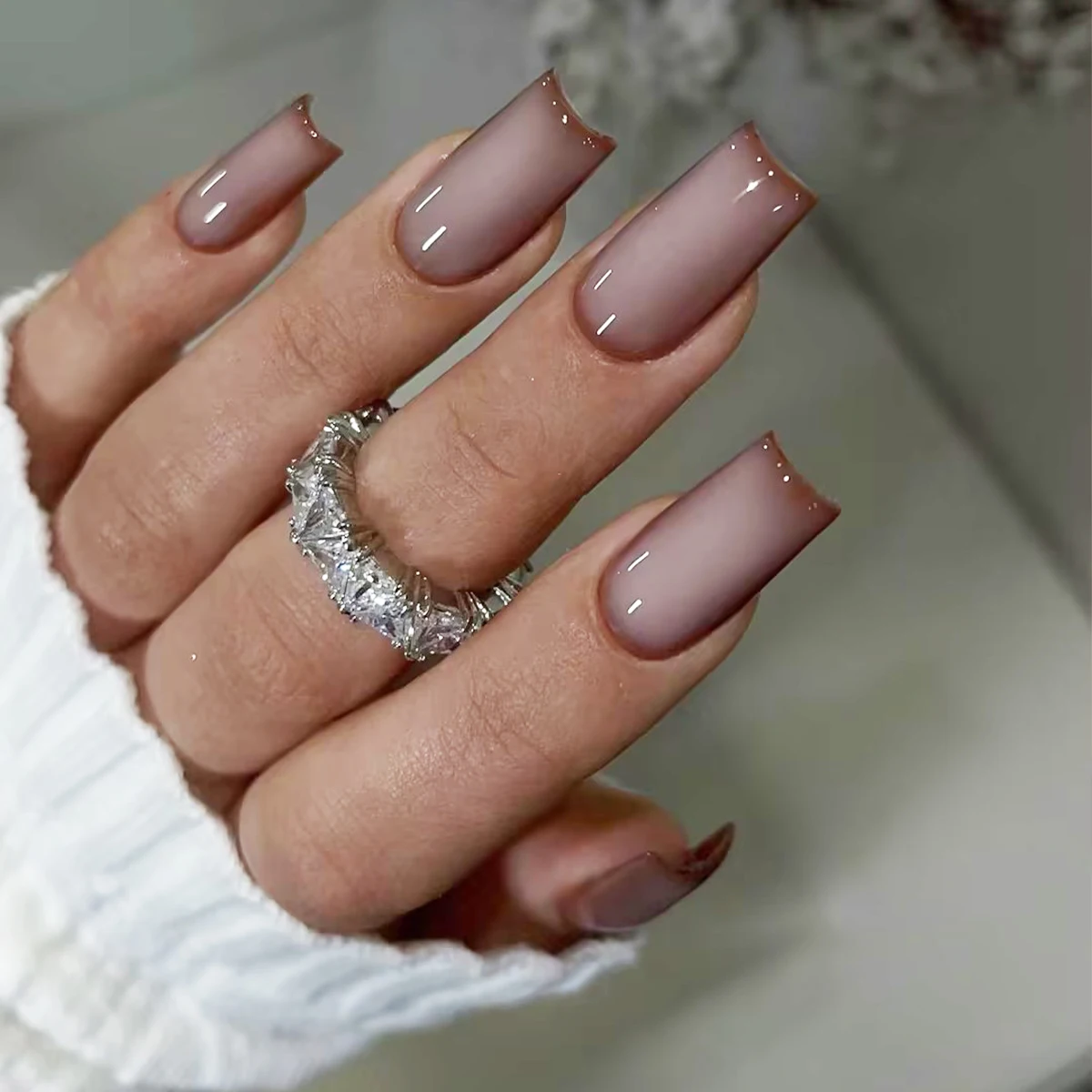 

24Pcs Medium Brown Simple and Stylish Fake Nails Y2K Style Brown Halo Design Wearable Nails Suitable for Home Parties, Removable Fake Nails Suitable for Daily Dating Wear, Reusable Wearable Nails with Jelly Glue and File Strips Included