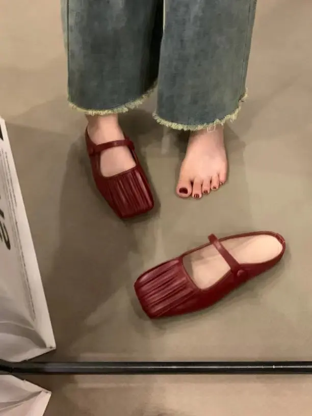 

Flat bottomed Baotou half slippers, wearing mother Mary Jane's single shoes on the outside