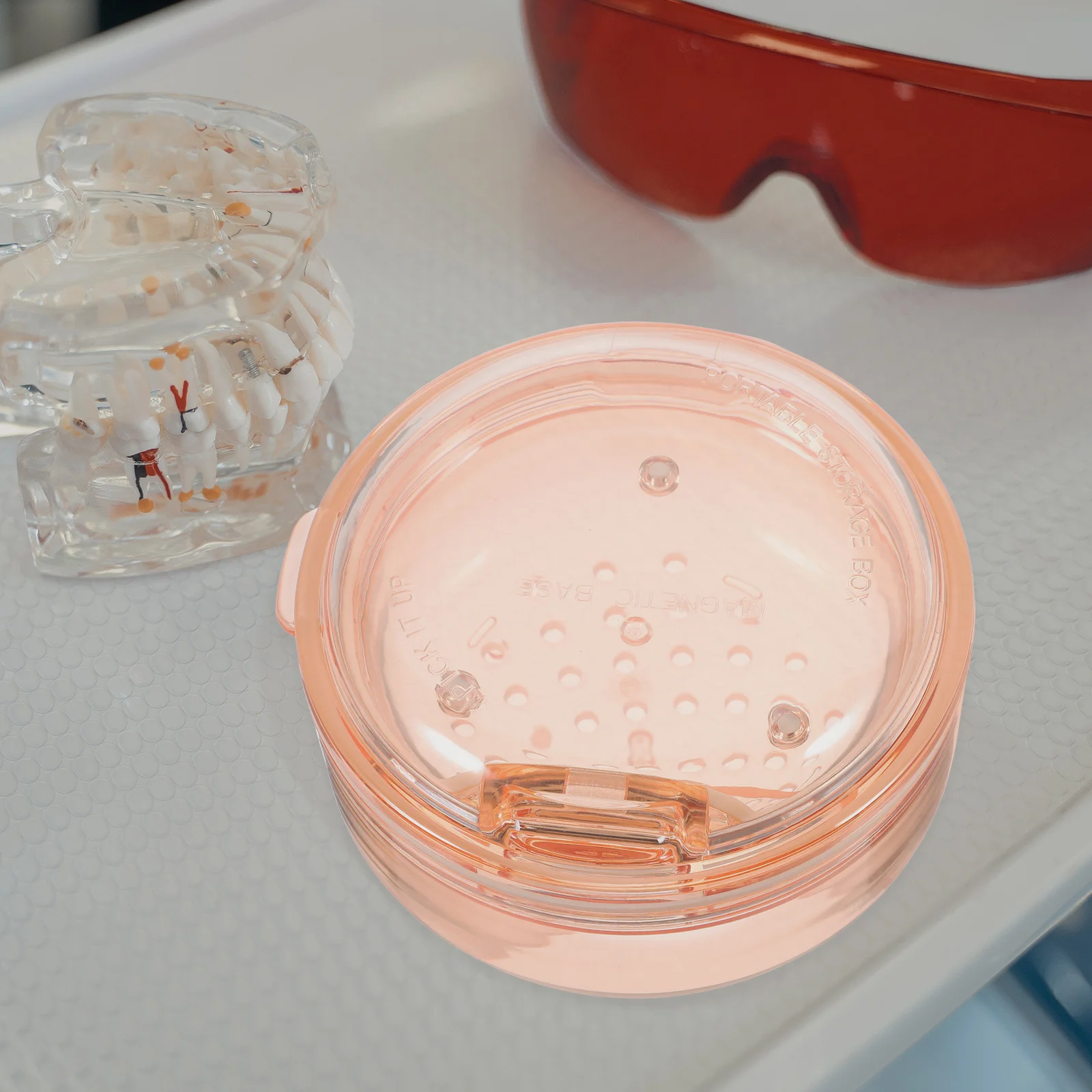 

Чехол для протезов, портативный фиксатор, дорожный контейнер для хранения протезов, дышащий, без запаха, прочный, силиконовый для ПК, нержавеющая сталь