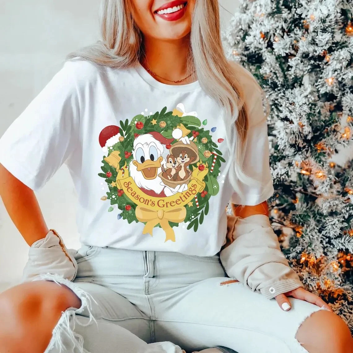 ديزني دونالد داك الفيلم تحت عنوان عيد ميلاد سعيد ميكي 2026 حفلة عيد الميلاد تي شيرت ، ديزني لاند عيد الميلاد الأسرة تي شيرت