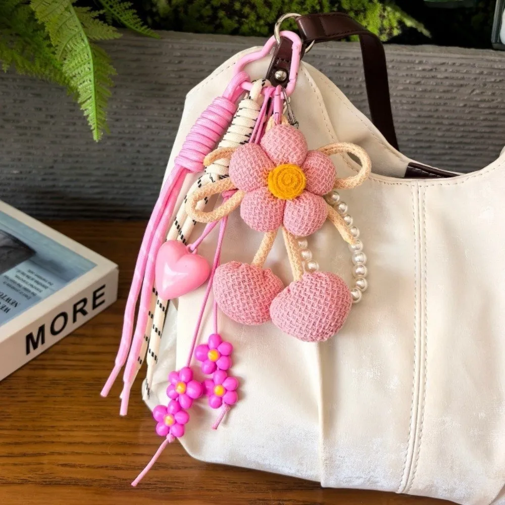 New Handmade Knitted Flower Bag Charm Cute Flower Shape Polyester Knitted Charm Pom Pom Flower Keychain Pendant Girls Gifts