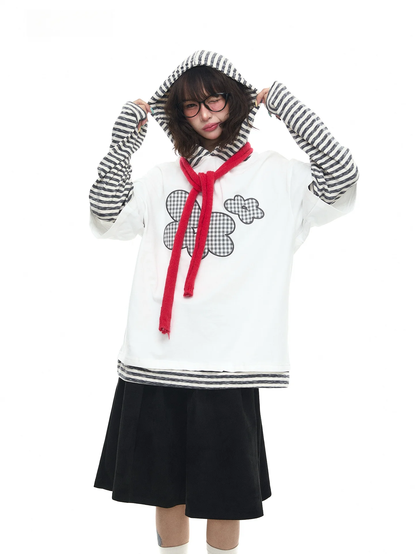 

Astrsk Korean Sle Long Sve Embroidered Hoodie Striped Patchwork T-irt Sweet Versatile College Sle Floral Print Top