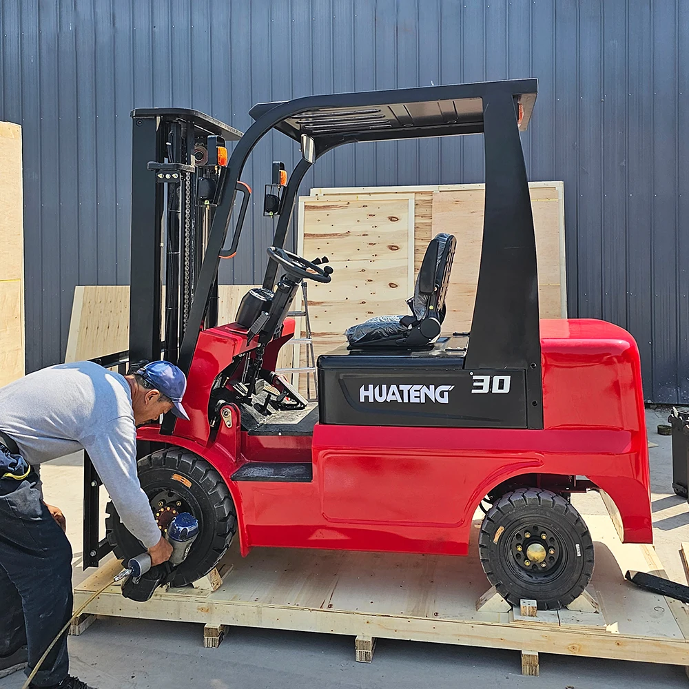 4 Wheel Lithium Battery Forklift 1.5t 2t 3300lbs Capacity Electric Forklift With Side Shifter For Sale