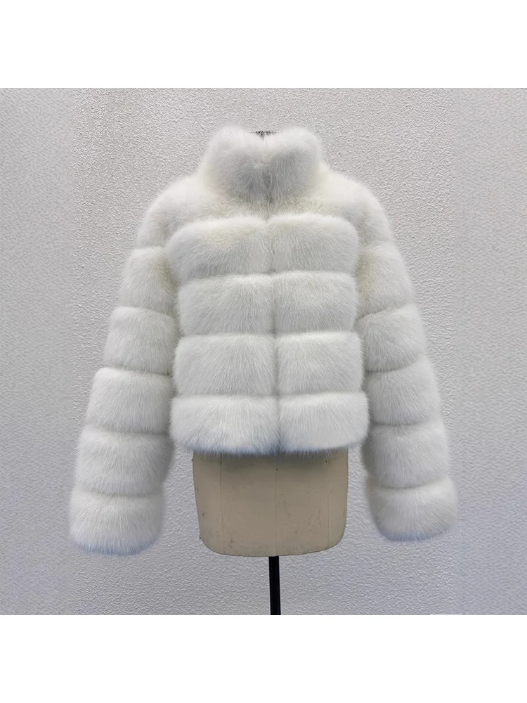 ヨーロッパ系アメリカ人のファッショナブルな無地の爽やかで甘いフェイクファーのシンプルで快適なふわふわした柔らかい女の子向けのデートや通勤用ショートコート