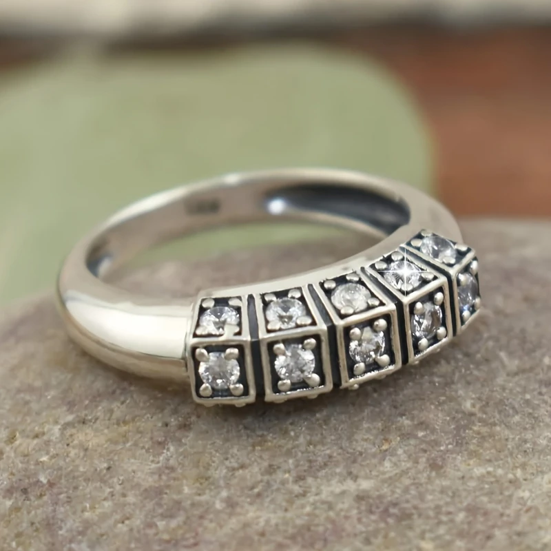 6-10 Size Fashionable and Simple Inlaid Zircon Geometric Rin