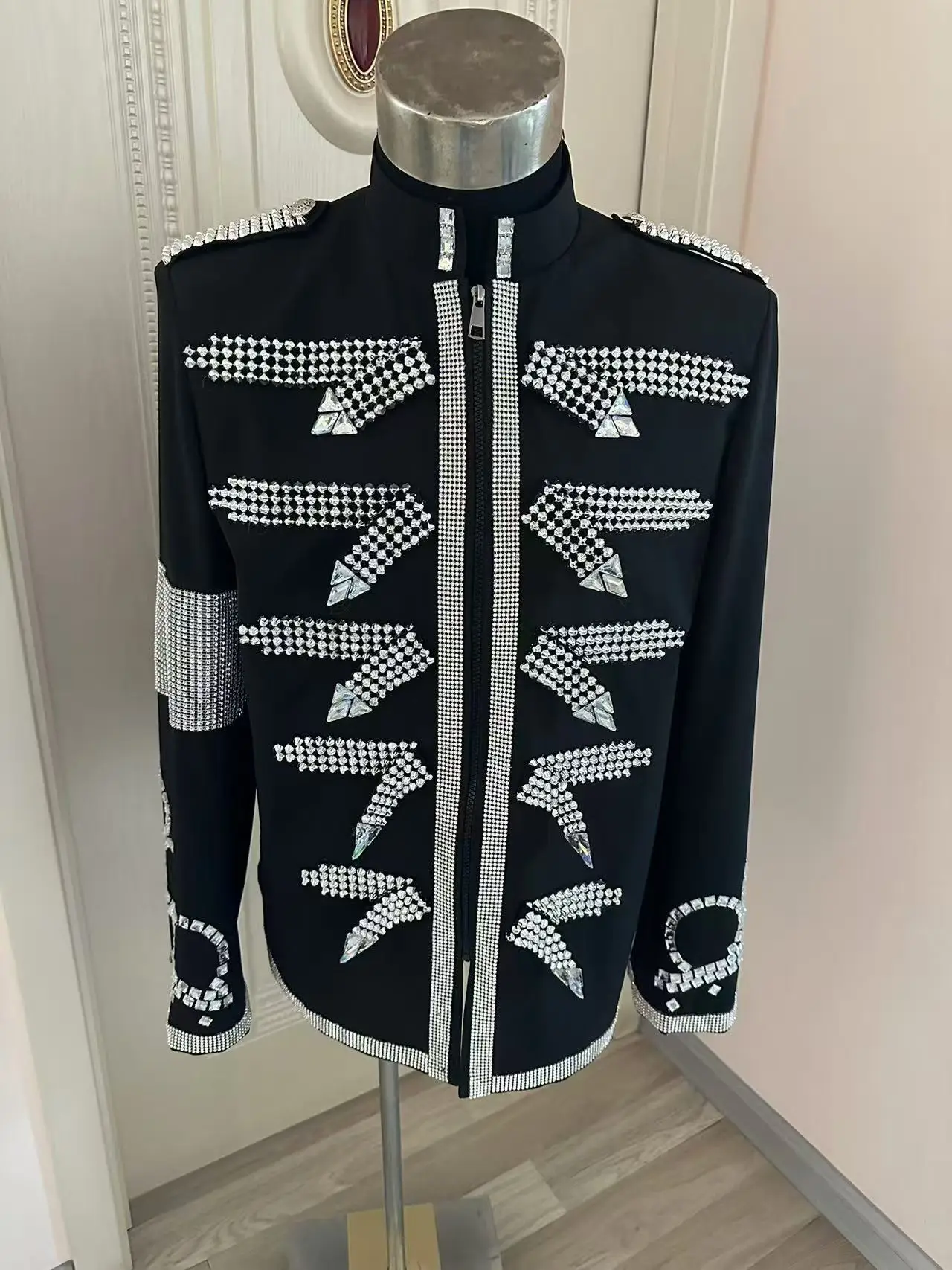 Handmade Quality Men\'s Black Royal Sequins Jacket Party Show Nightclub Male Singer Stage Performance Coat Jazz Dance Blazers