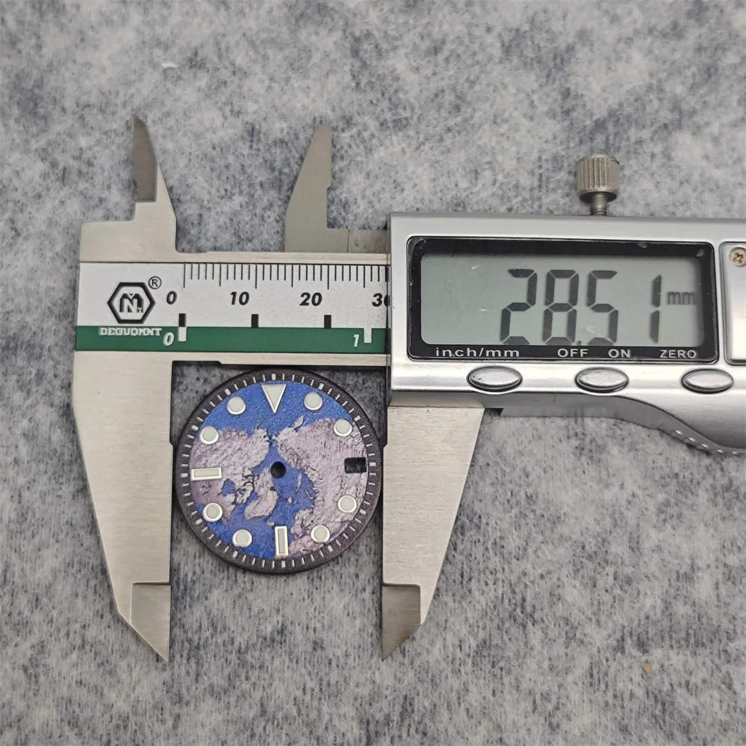 قرص ساعة يدوي مع نافذة تقويم خضراء مضيئة ، سطح أرضي ، صيحات حركة NH35 ، إكسسوارات ساعة