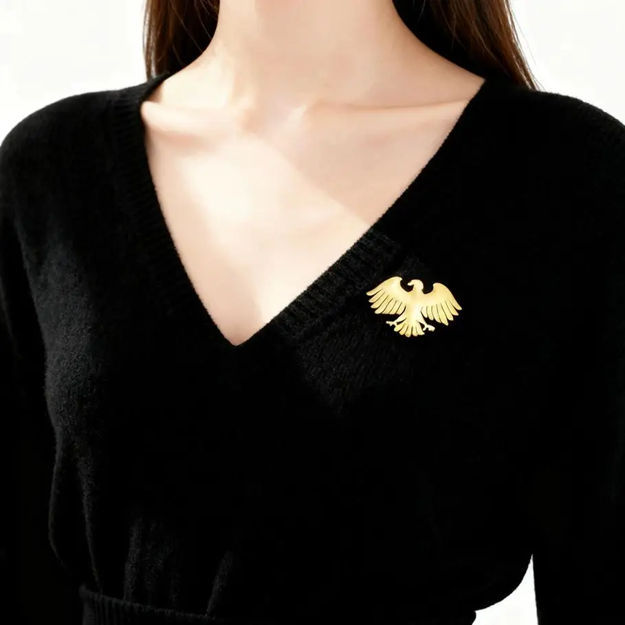 Teamer الذهب اللون النسر دبوس من الفولاذ المقاوم للصدأ بروش للنساء الرجال موضة مجوهرات بأشكال حيوانات هدية دعوى الملابس والاكسسوارات 2025 جديد