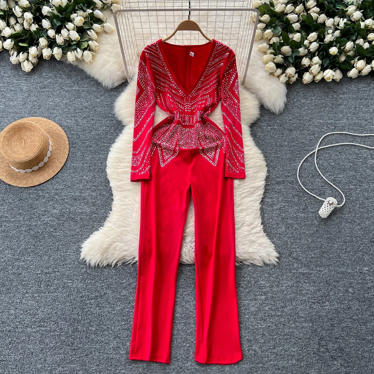 

Clothland Women Stylish Beading Rainestone Jumpsuits V Neck Long Sleeve Zipper Skinny Female Sexy Playsuits Mujer KA485