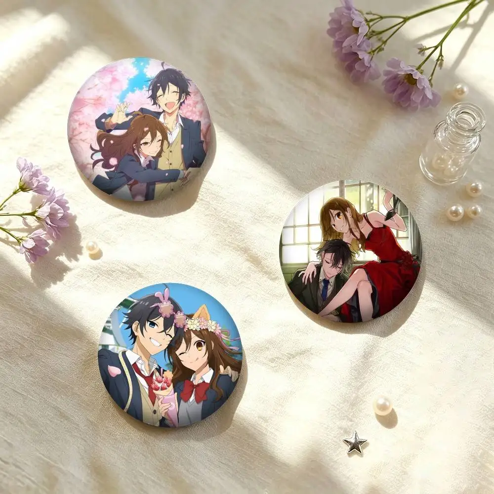 H-Horimiya H-Hori Kyouko Miyamura 25mm 32mm 44mm 58mm 75mm Brooches Badges Pins for Accessories Gift