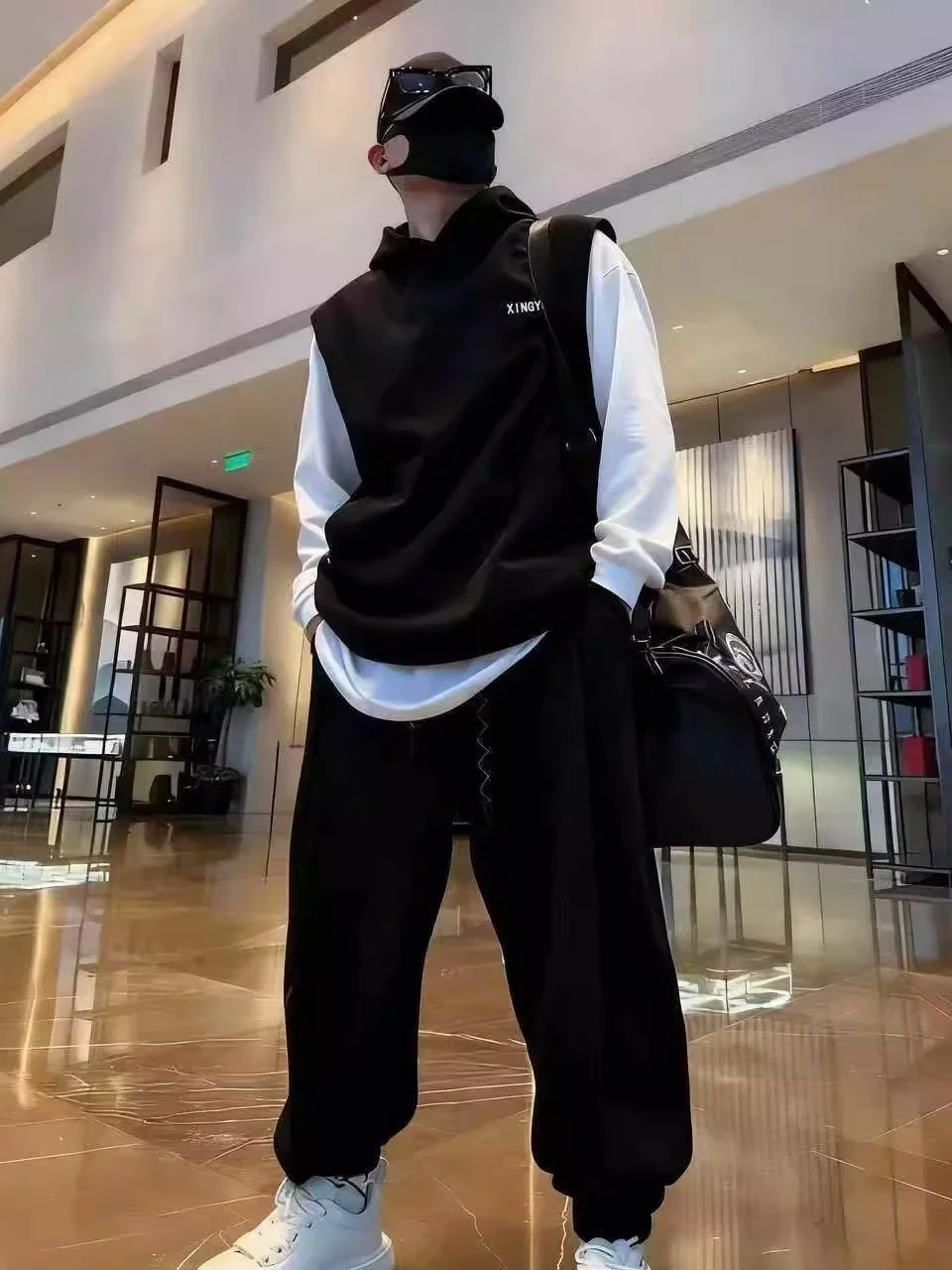 

Loose Men's American Sle Vest Set 300 Pou Large Size Tee-piece Set Autumn Winter Faion Sports Joggers Pants T-irt