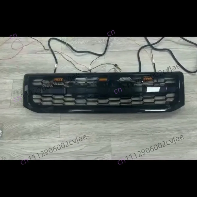 Front Grille fits for Toyota Land Cruiser LC120 2003-2009 Radiator Mesh Grille with Light