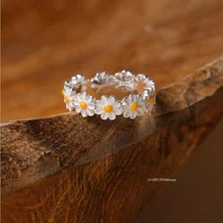 Silver Color Luxury Daisy Enamel Adjustable Finger Ring for Women Exquisite Party Necklace Jewelry Birthday Gift for A Friend