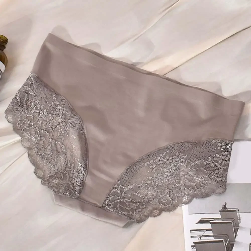 Women's Comfortable Cooling Ice Silk Middle Rise Briefs Shorts With Lace Trim Panties Ladies Plus Size Underwear