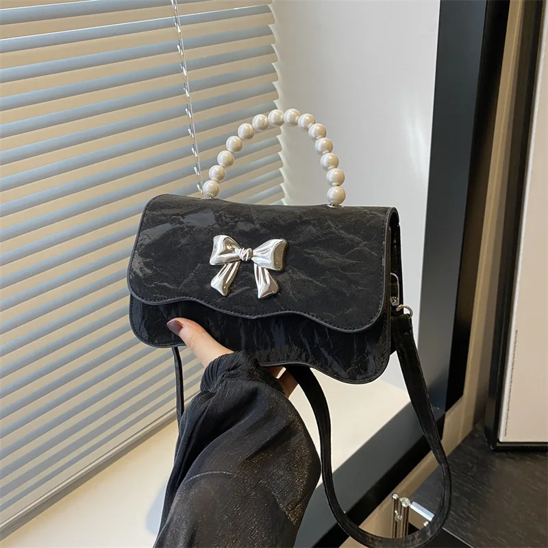 Temperament Fashion Pearl Portable Messenger Solid Color Design Fresh Butterfly Texture Messenger Bag Bag