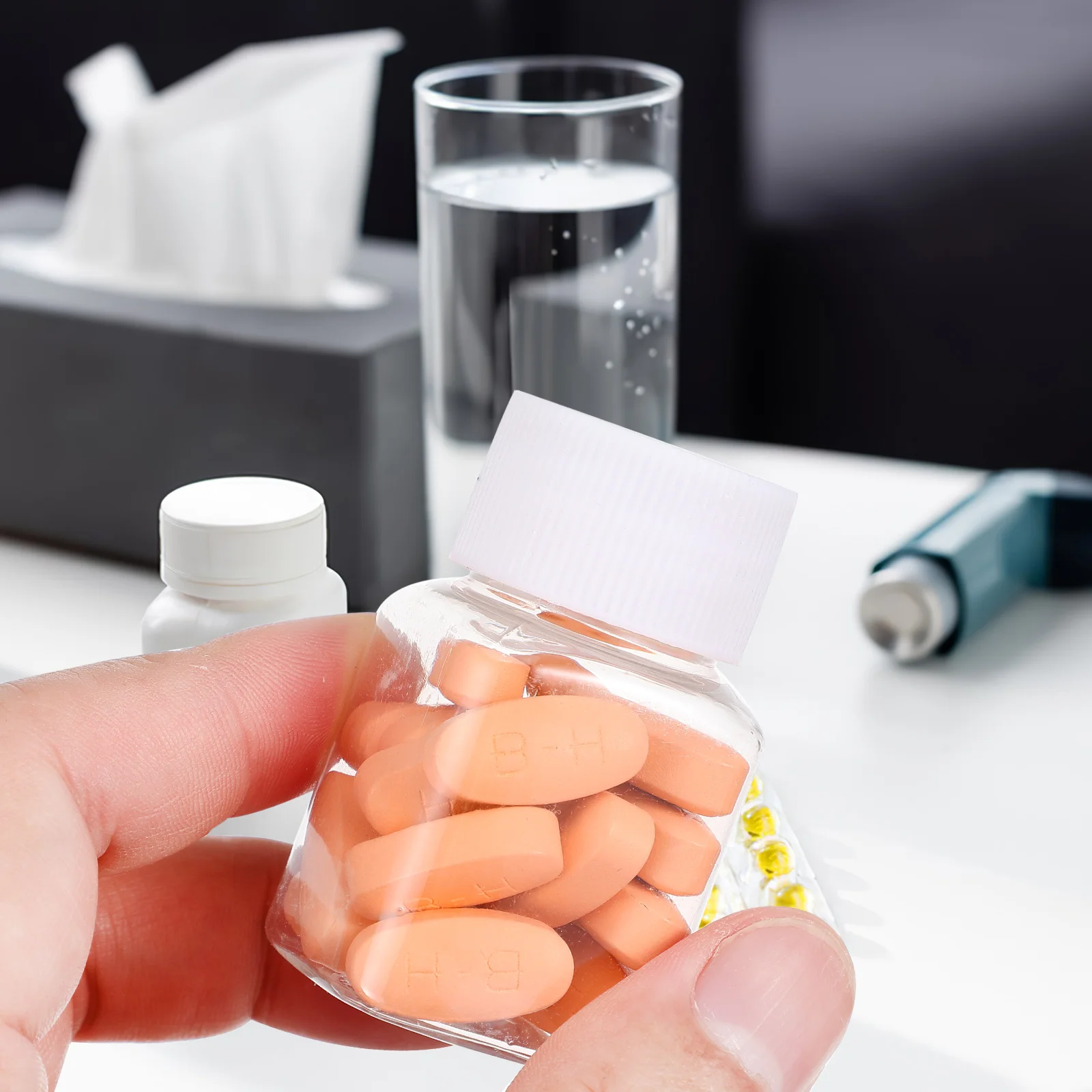 

20 Pcs Plastic Square Bottle Liquid Travel Containers Sample Bottles Empty Transparent Mini with Lids for Liquids