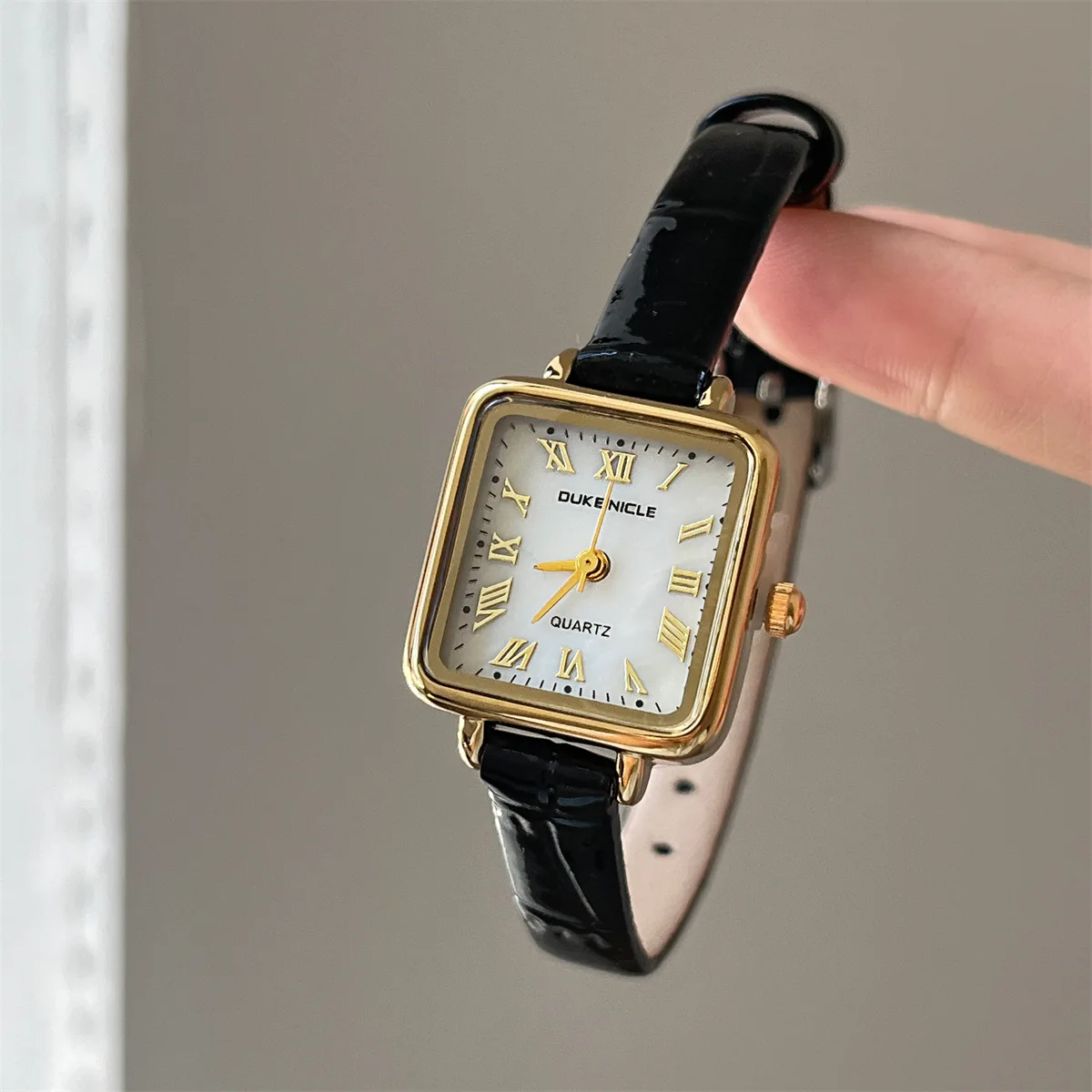 Newwomen'swatchclassicsquareladies watch light luxury retro mother-ofpearl face leather strap original gift original watch