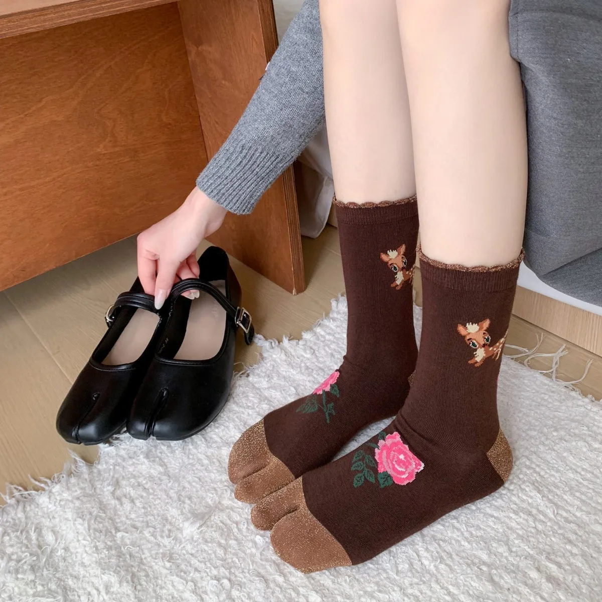 Spring Summer Autumn Quality Elegant Retro Woman Lady Split Toe Cotton Comfortable Soft Plants Flowers Two-Toed Women's Tabi Sox
