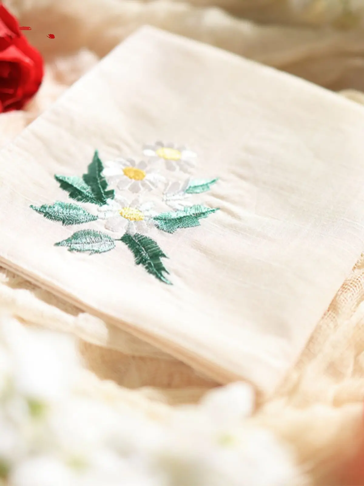 Chinese Style 100% Cotton Double Layer Handkerchief Exquisite Daisy Embroidery Portable Sweat Wiping Hanky Multiple Colors Optio