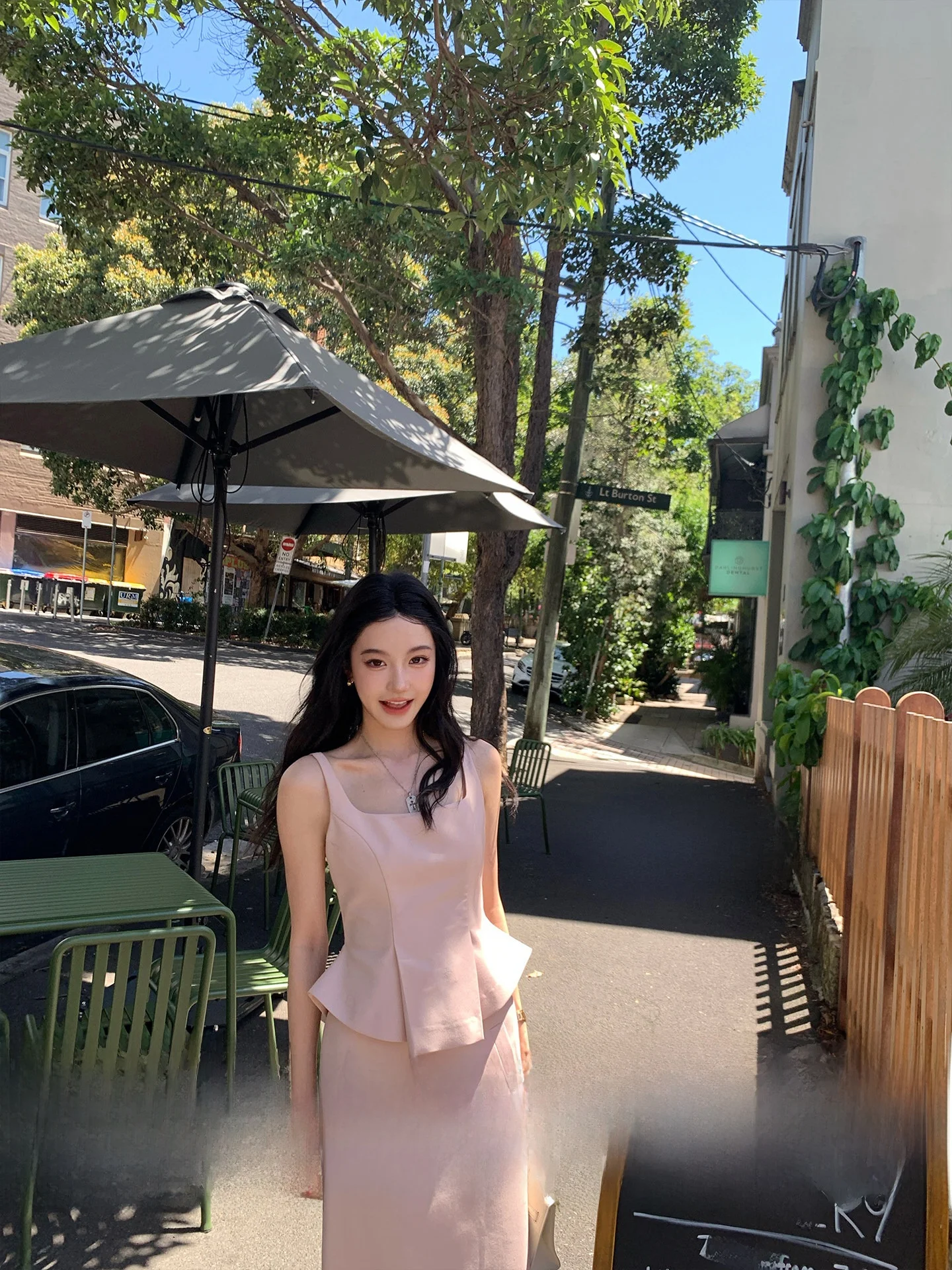 

Идеальный комплект из топа и юбки с кружевной отделкой и утяжкой на талии для женщин