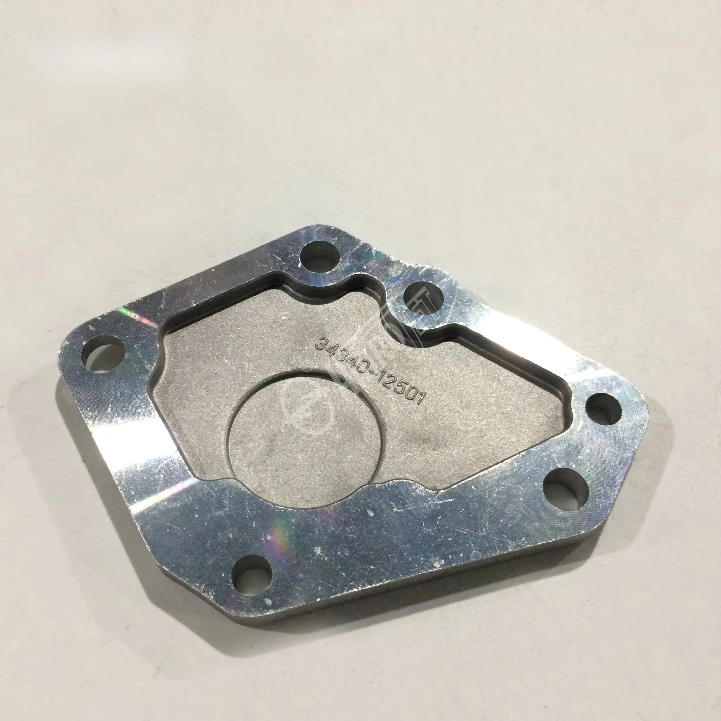 

CT34340-12501 Forklift Parts S6K 6 Holes Oil Cover Head Assy Oil Filter 34340-12501 CT3434012501 for S6K