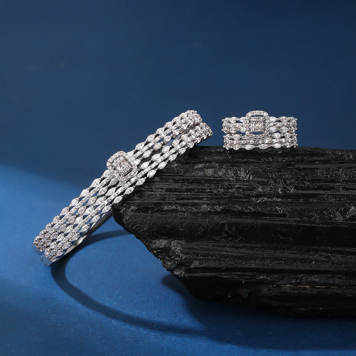 

BrideTalk Luxury Wedding Jewelry Set - Full Cubic Zircon Crystal Bangle Rings Bracelet for Women Elegant Party Accessory 2025