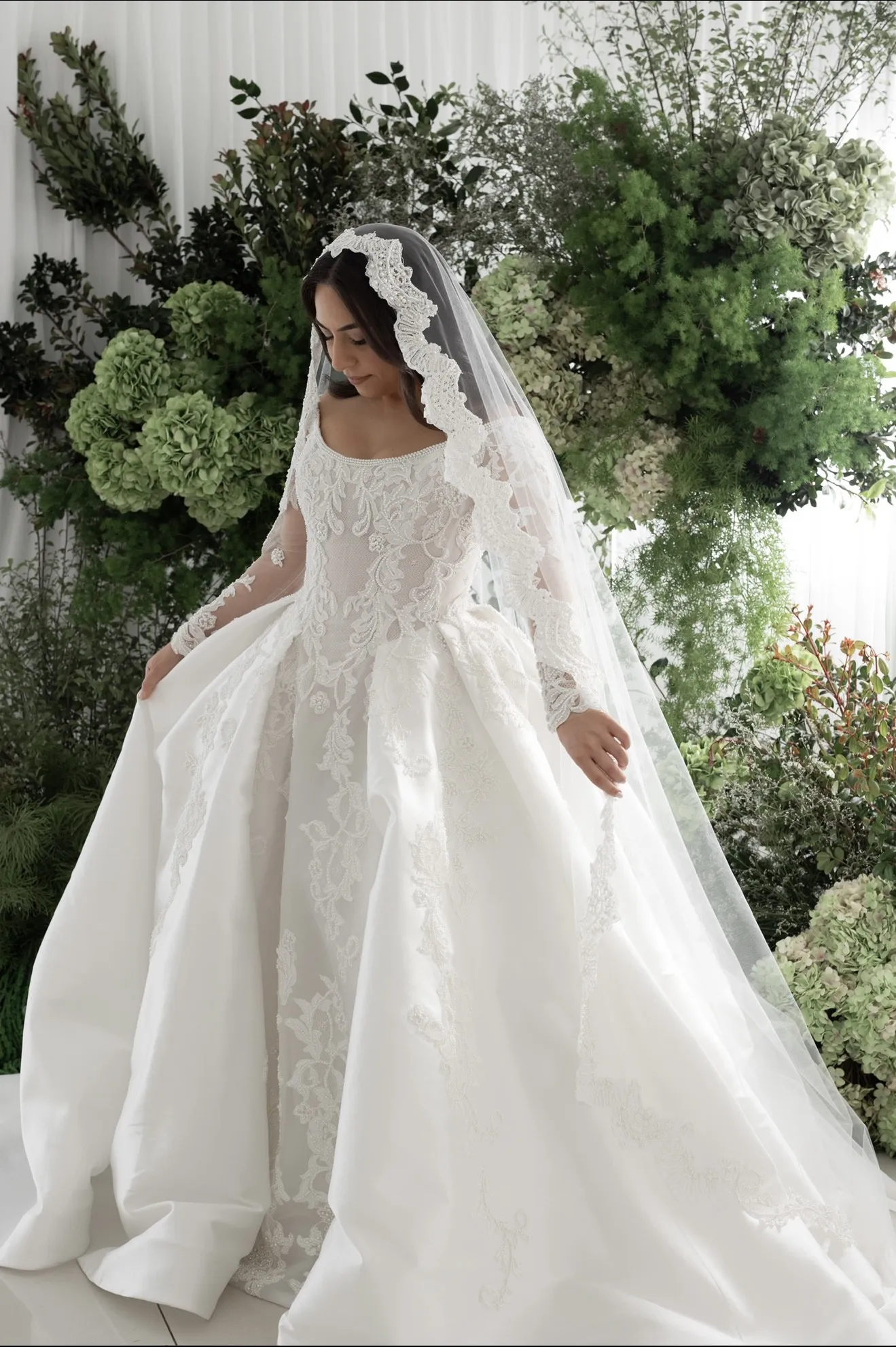 Customized Women's Dress 2026 Long Sleeved Lace Vestido De Novia Square Neck Elegant Large Skirt Suitable For Weddings