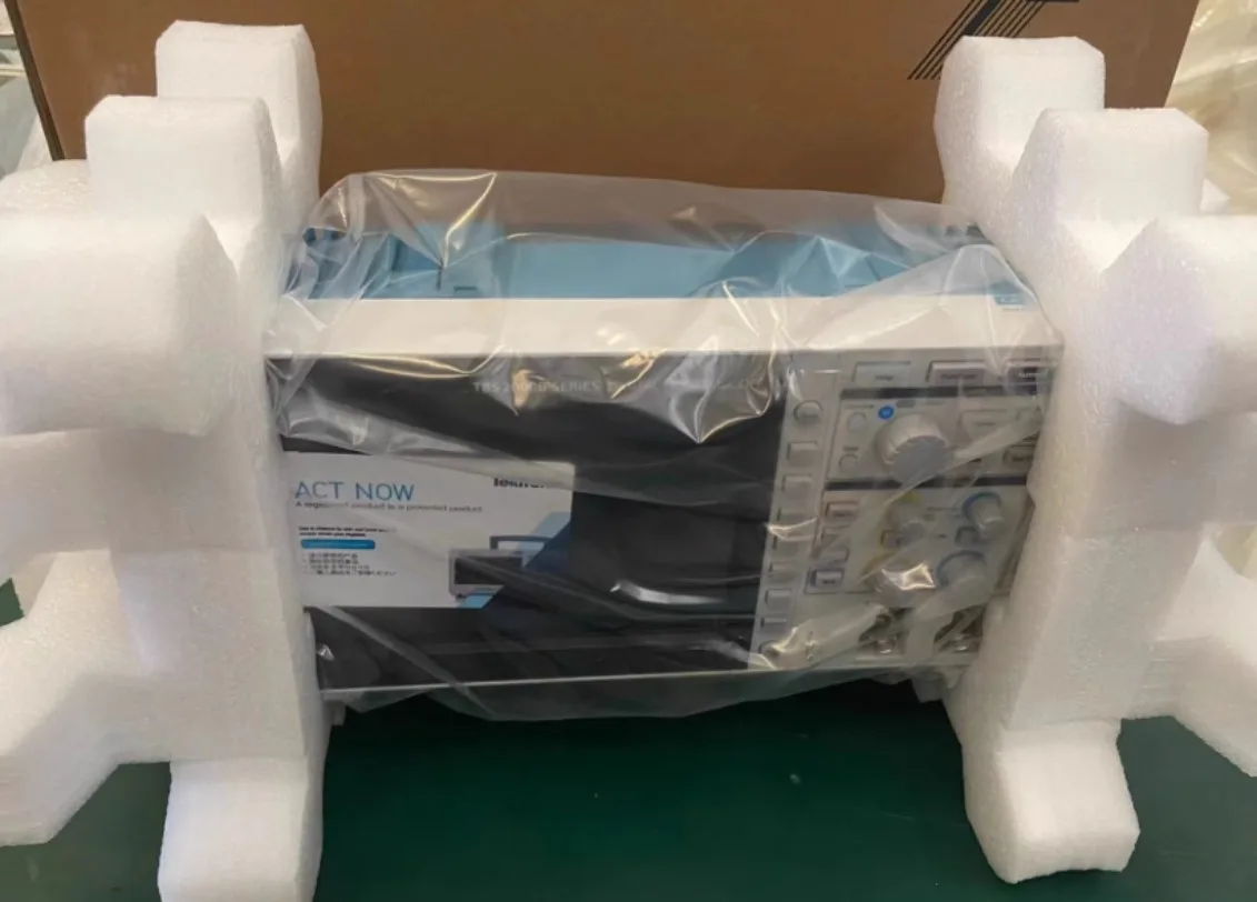 1pc New Tektronix TBS2102B Digital Oscilloscope 100MHz*SY