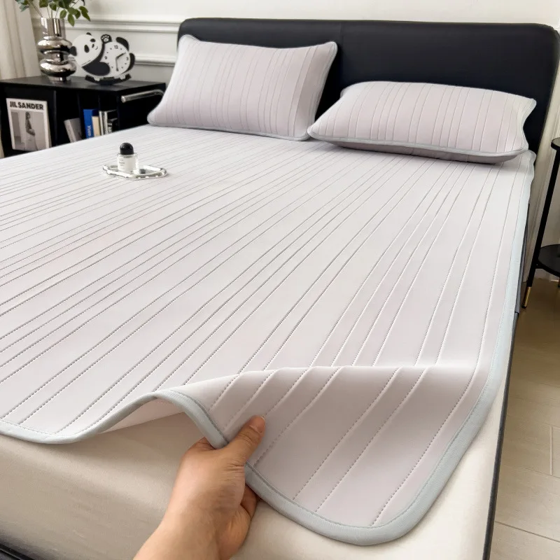 2026 Ins Trend New Summer Breathable Cool Feeling Little Ice Skin Soft Air conditioned Ice Silk Mattress Cover Three Piece Set