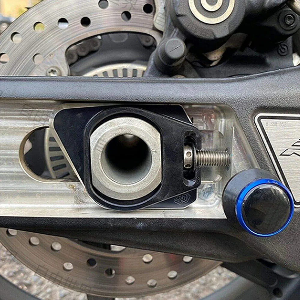 S1000RR Rear Axle Block Chain Adjuster Tensioner Swingarm Spool For BMW S1000 RR 2019 2020 2021 2022 2023 S1000XR
