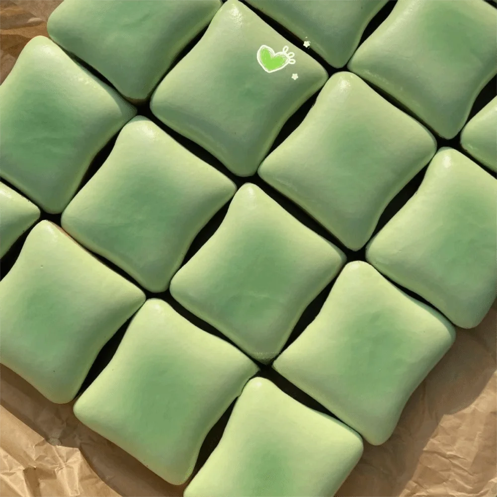 面白い粘着性のあるパンの形をしたバターのようなスクイーズボール、不安解消、ストレス解消、ソフトなストレスボールのおもちゃ、感覚遊び、ストレス解消おもちゃ、ギフト