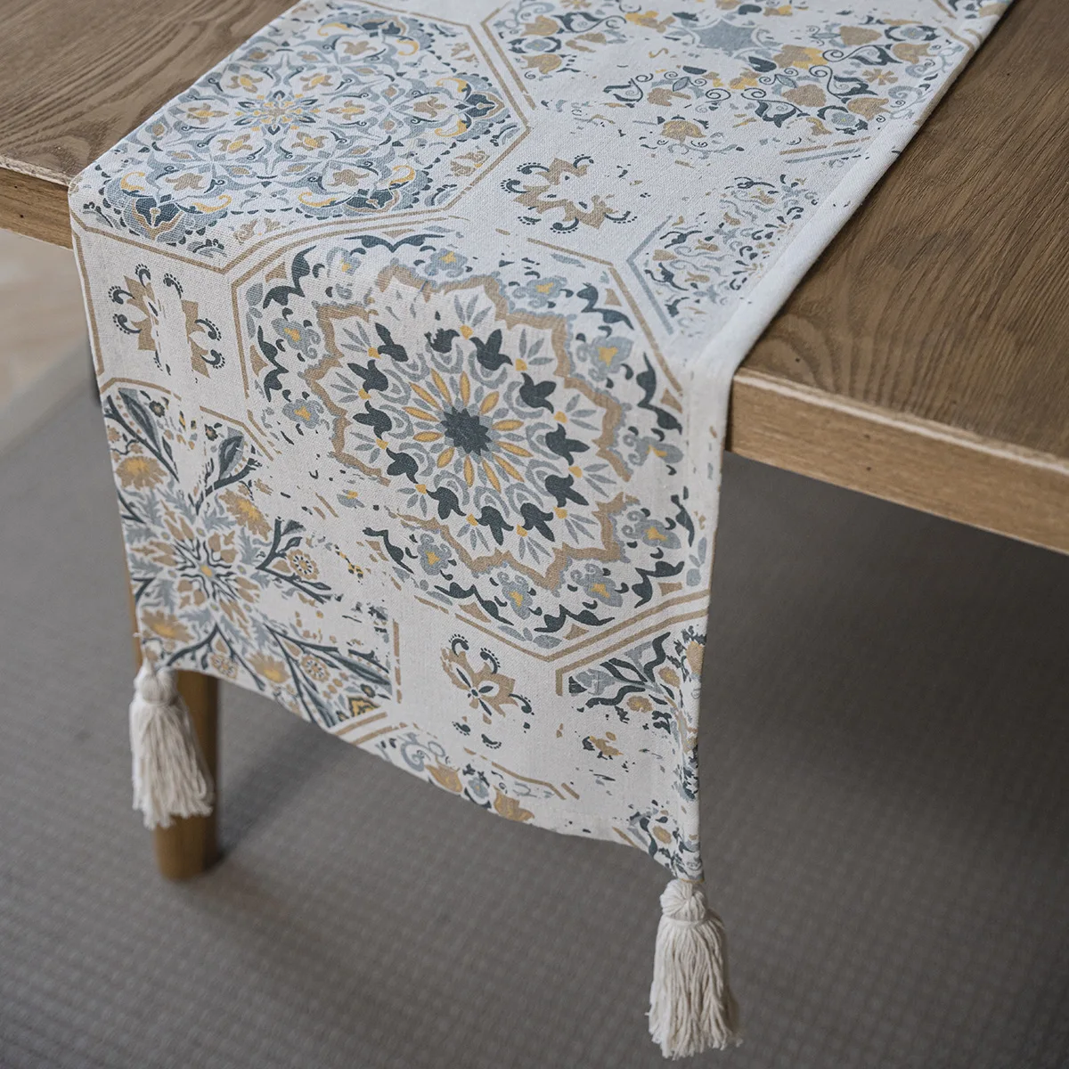 Table Runner Printed Retro Tassel Single-layer Flag Dining Flag Long Strip Polyester Cotton Yarn Dyed Fabric