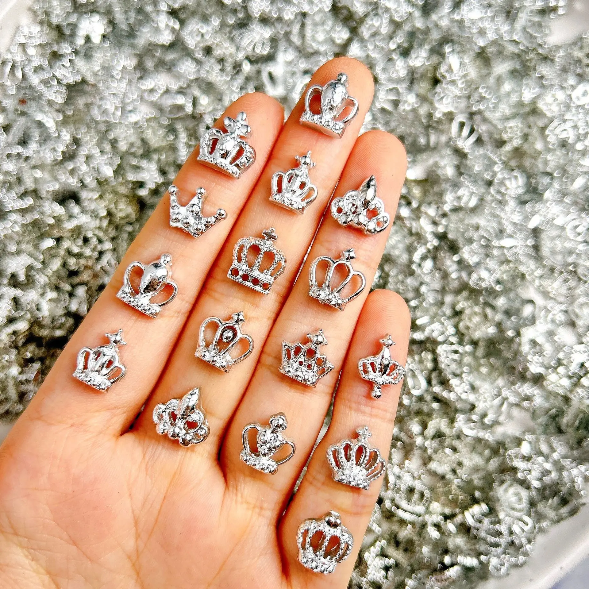 30PCS Gemengde Acryl Keizerskroon Nail Art Charms Accessoires Hars Onderdelen Voor Manicure Decor Nagels Decoratie Benodigdheden Materiaal