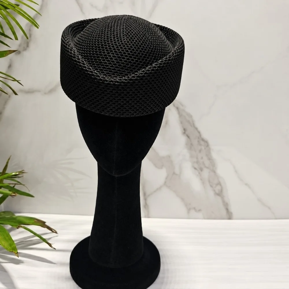 Fashion Breathable Mesh Beret Hat Hollow Solid Color Knitted Beanie Lightweight Vintage Design Casual Stewardess Cap Countryside