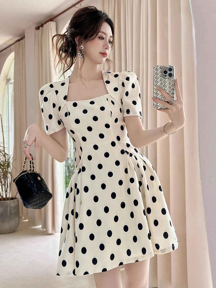 ชุดเดรสสั้นทรงเอเข้ารูป คอเหลี่ยม ลายจุดสไตล์เรโทร เซ็กซี่  สำหรับผู้หญิง  แฟชั่นหรูหรา เหมาะสำหรับงานปาร์ตี้ งานพรอม  ลำลอง  ใหม่