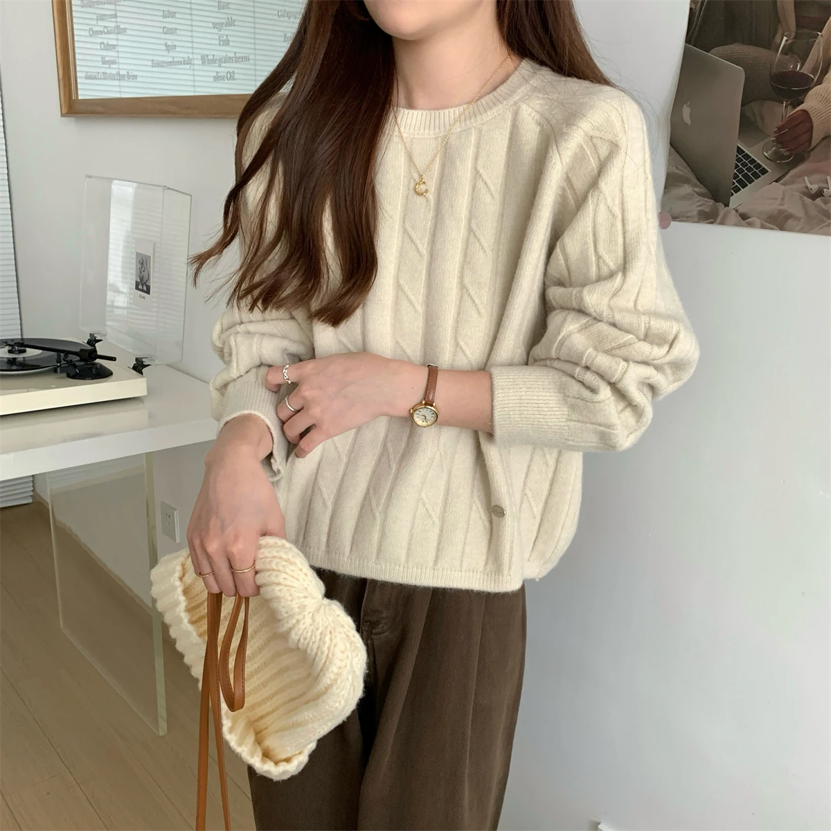 Short Top Women's Inner Layer Basic Shirt Round Neck Autumn Winter 2025 Lazy Style Knitted Cable Sweater