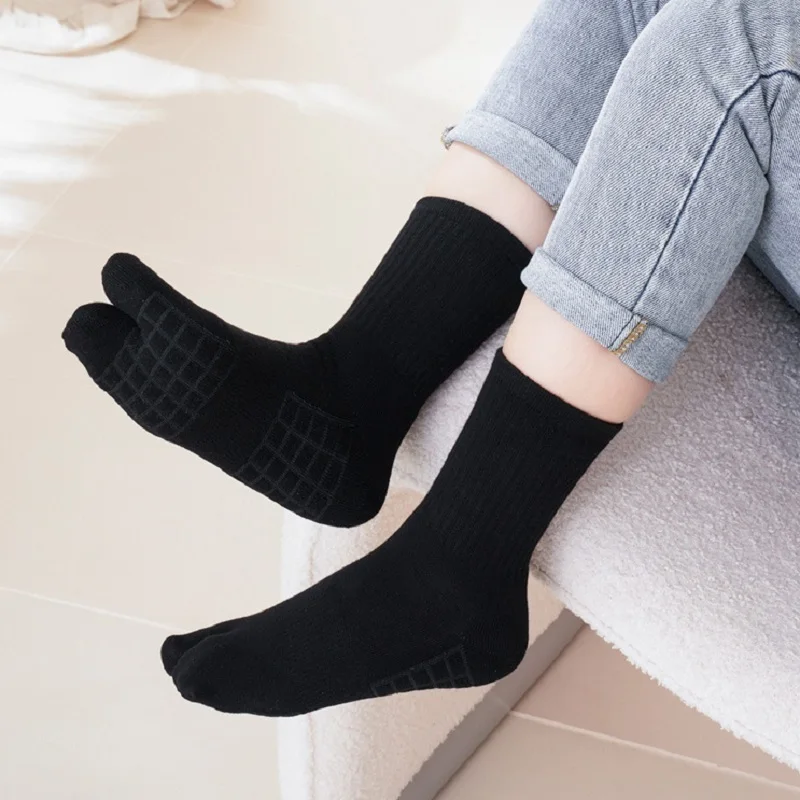 5 Pairs Winter Tabi Socks Two Toed Thick Cotton Terry Warm Sock Women Mid-tube Solid Harajuku Split Toe Floor Socks Two Fingers