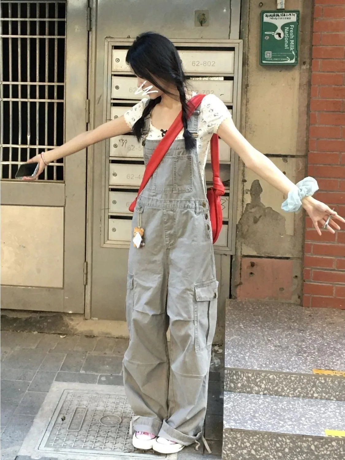 Sweet Cool Retro Distressed Denim Overalls Women Summer Design Multi Pocket Loose Straight Floor Length Pants High Waist Cott...
