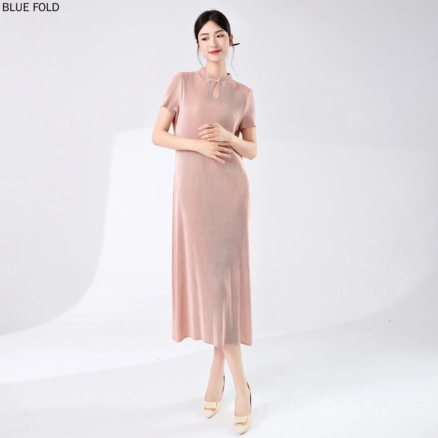 

Mid-length Miyake Dres, New Chinese Style Cheongsam, Stand-up Collar, Short Sleeves, Slits, New Model, Improved Version