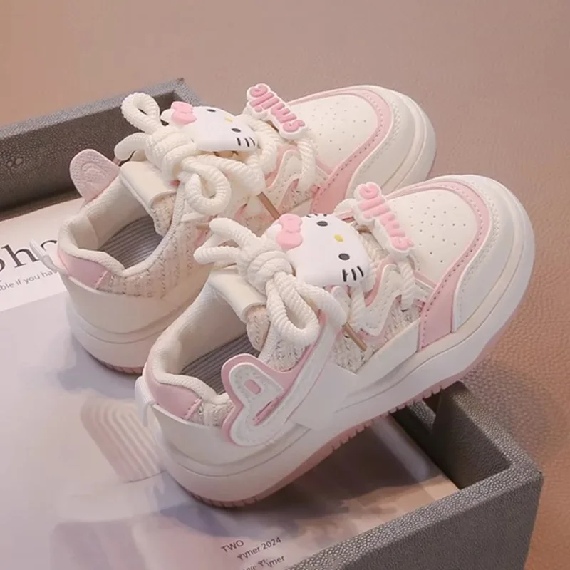 Sanrio Kawaii Hello Kitty Studente Scarpe sportive casual Anime Cartoon Dolce moda Squisito bell'aspetto Scarpe da ginnastica basse per ragazze