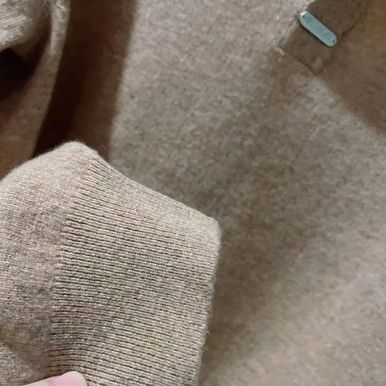 이탈리아 LP 남성 의류 2025 초가을 신상 단색 패션 울 스웨터 남성 캐주얼 V넥 긴팔 스웨터