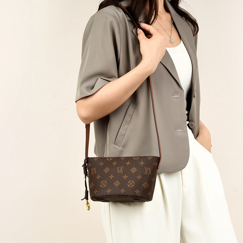 

High-End Minimalist Unique Vintage Leather Handbag For Women Crossbody Bag Casual Business Leisure Fashionable