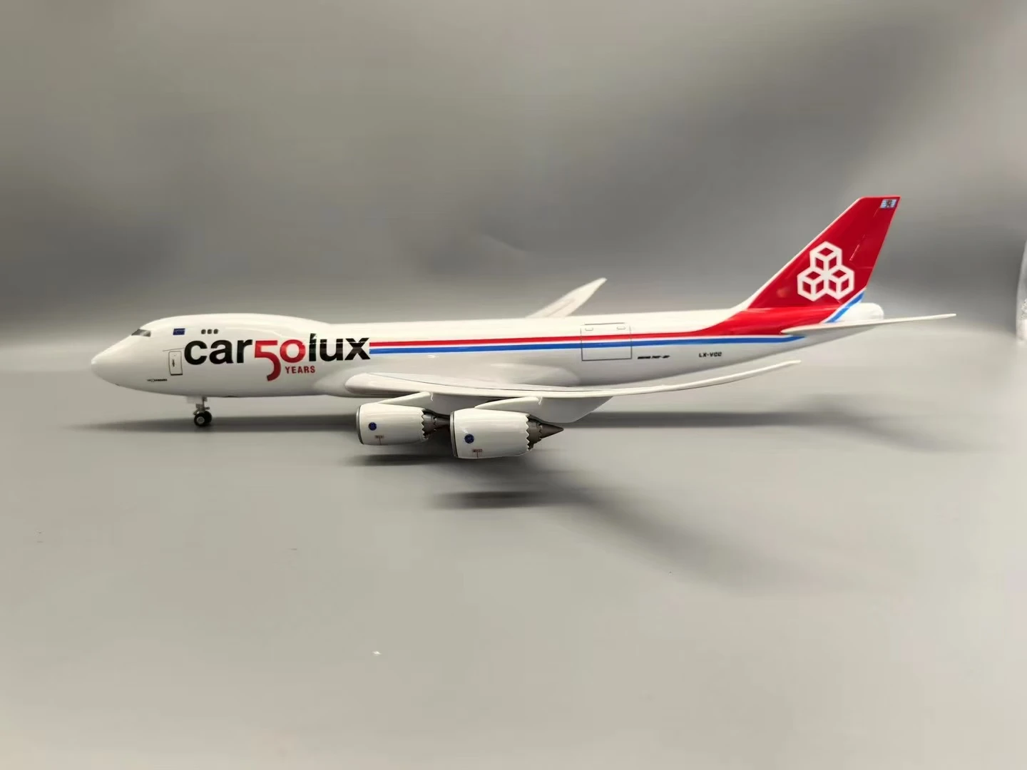 

Die-cast Metal Aircraft Model 747 Luxembourg Cargo Aircraft B747 Airlines Airplanes Models Scale 47CM Plane Toys For Kids